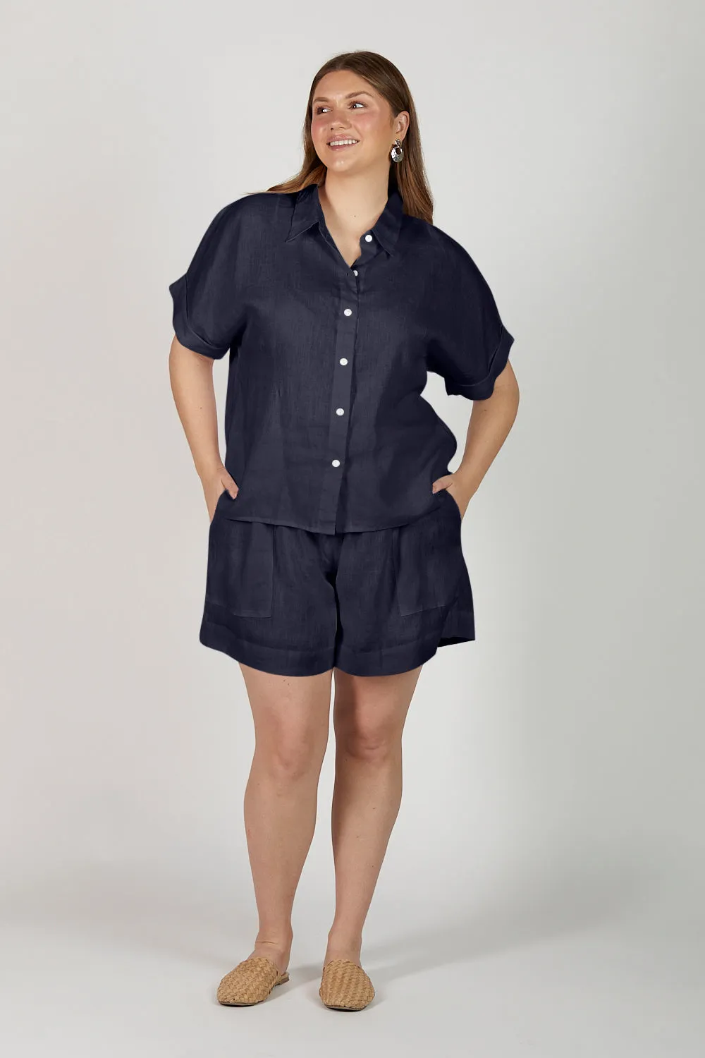 Lizey Linen A-Line Shorts in Navy